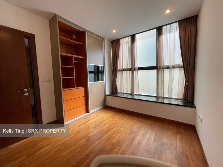 Holland Link (D10), Terrace #500360301